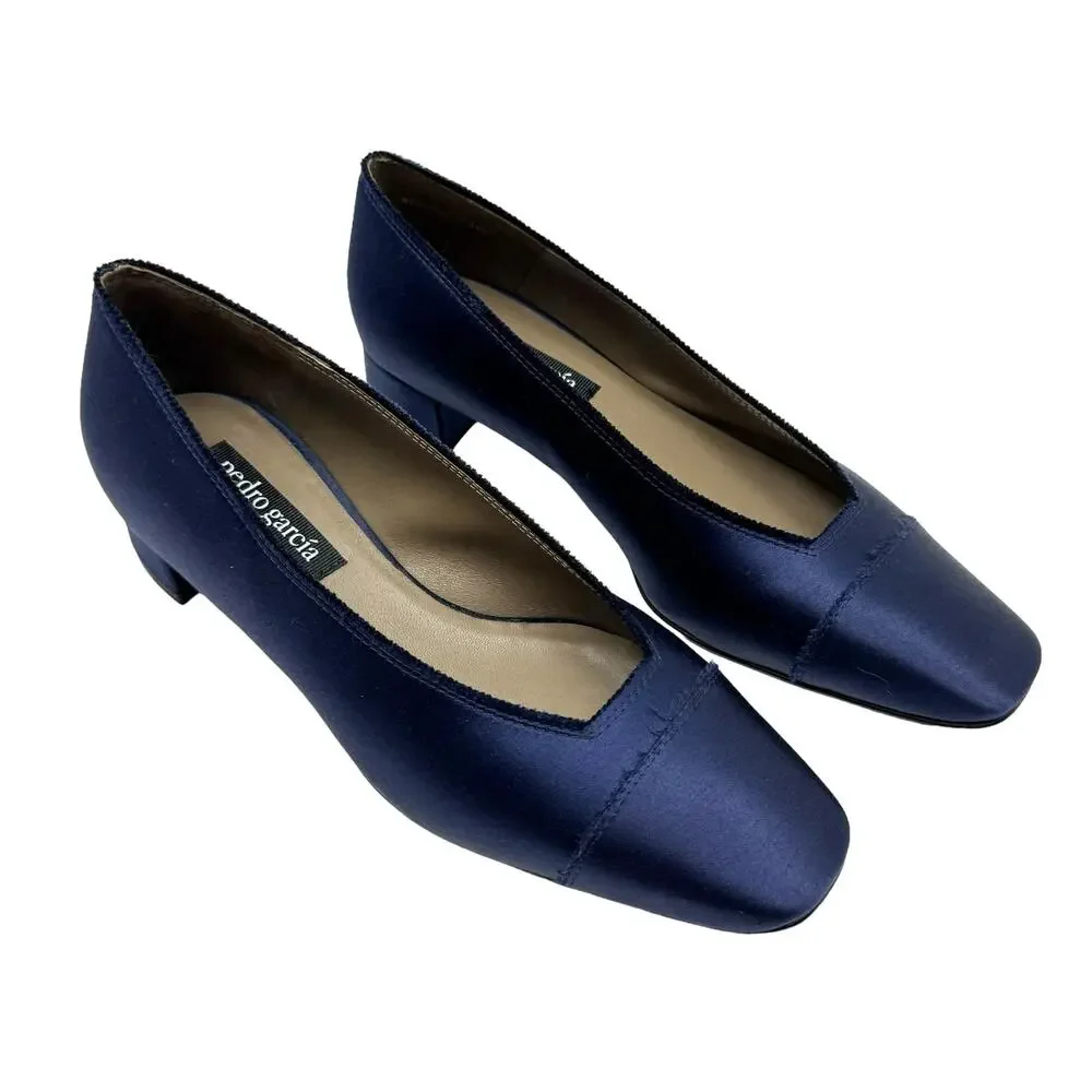 Pedro Garcia Eladia NEW Navy Silk Satin Low Block Heel Slip On Pump $550